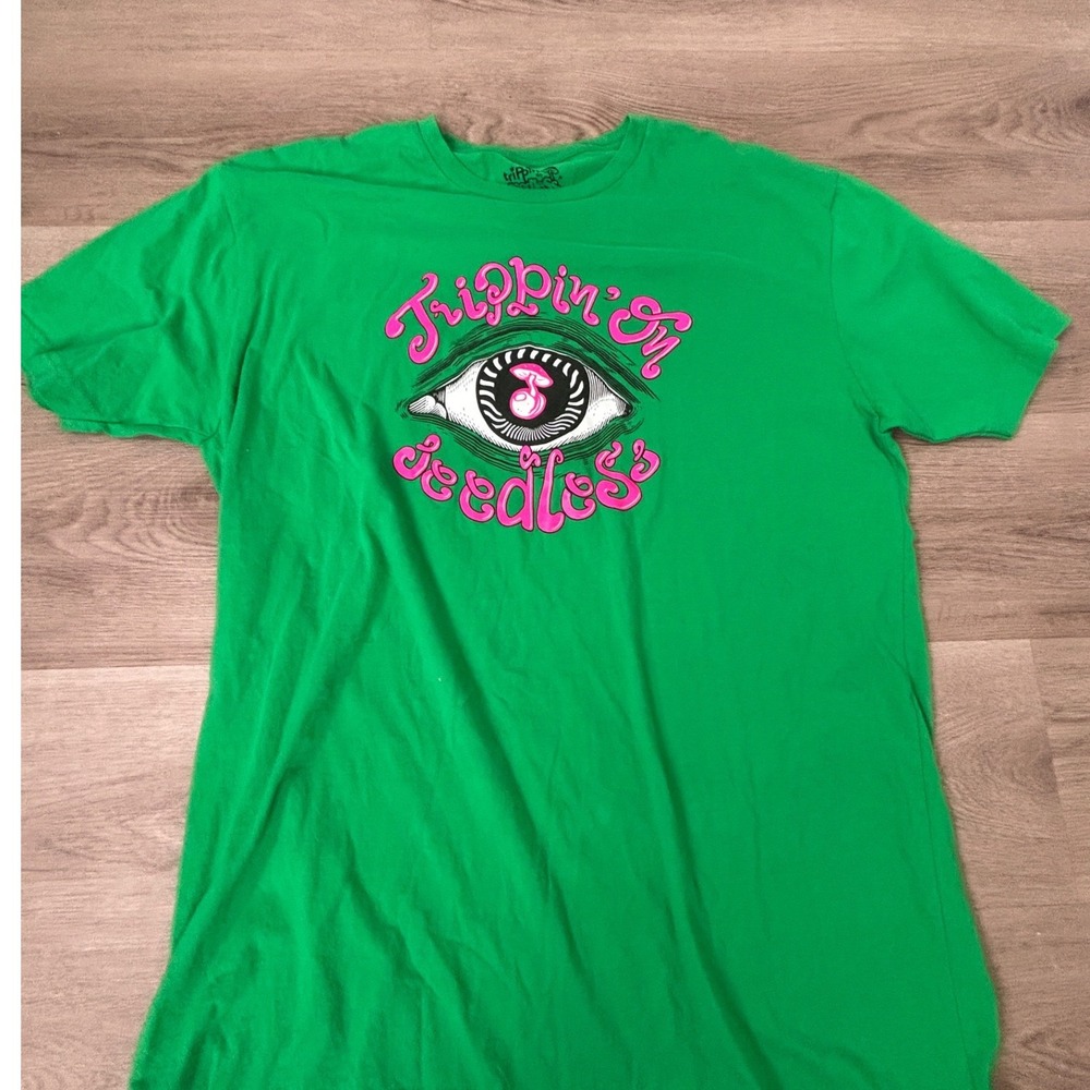 Seedless Trippin on Seedless Graphic Tee Green Pink Eye Shirt XL